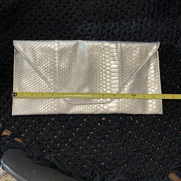 XLG Slim~Glamours Shiny Silver Reptile Textured Envelope Fashion Handbag Purse - Picture 8 of 16